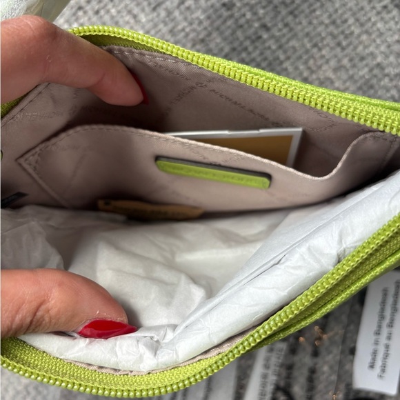 Michael Kors Jet Set Travel Small Lime Wristlet – Brand New Sealed - Picture 6 of 11